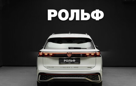 Volkswagen Tiguan, 2024 год, 4 500 000 рублей, 6 фотография