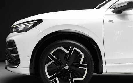 Volkswagen Tiguan, 2024 год, 4 500 000 рублей, 12 фотография