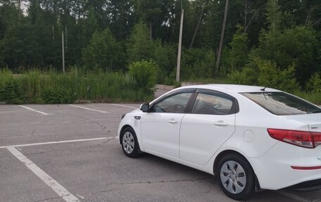 KIA Rio III рестайлинг, 2015 год, 1 555 000 рублей, 2 фотография