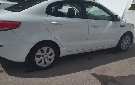 KIA Rio III рестайлинг, 2015 год, 1 555 000 рублей, 6 фотография