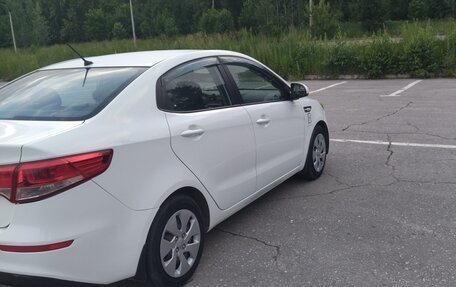 KIA Rio III рестайлинг, 2015 год, 1 555 000 рублей, 4 фотография