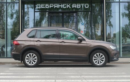 Volkswagen Tiguan II, 2018 год, 2 295 000 рублей, 4 фотография