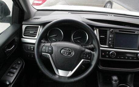 Toyota Highlander III, 2018 год, 4 590 000 рублей, 12 фотография