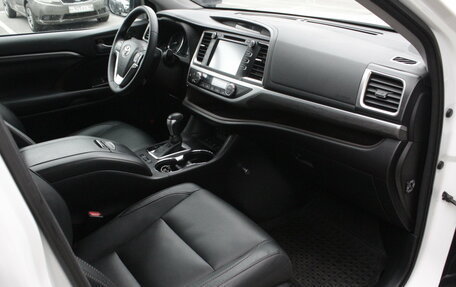 Toyota Highlander III, 2018 год, 4 590 000 рублей, 7 фотография