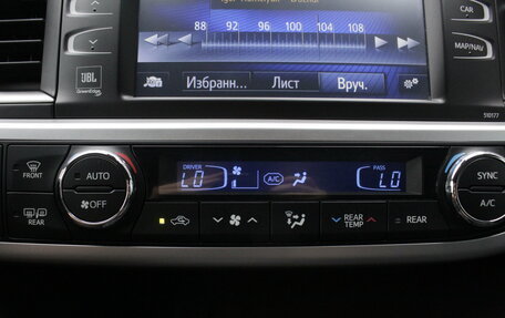 Toyota Highlander III, 2018 год, 4 590 000 рублей, 21 фотография