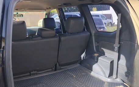 Toyota Land Cruiser Prado 120 рестайлинг, 2006 год, 2 000 000 рублей, 6 фотография
