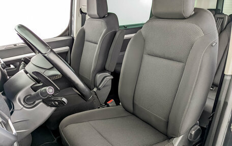 Opel Zafira Life I, 2021 год, 3 800 000 рублей, 21 фотография