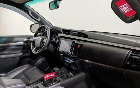 Toyota Hilux VIII, 2020 год, 5 025 000 рублей, 15 фотография