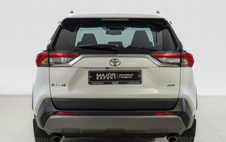 Toyota RAV4, 2020 год, 3 290 000 рублей, 6 фотография
