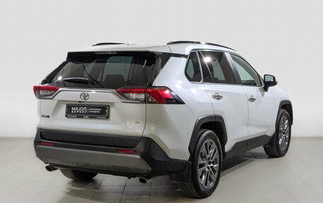 Toyota RAV4, 2020 год, 3 290 000 рублей, 5 фотография