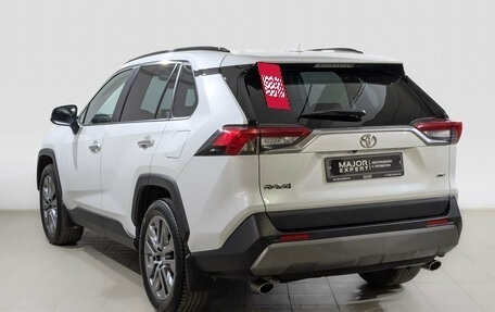 Toyota RAV4, 2020 год, 3 290 000 рублей, 7 фотография