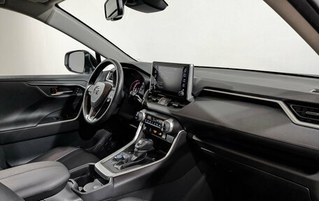 Toyota RAV4, 2020 год, 3 290 000 рублей, 13 фотография