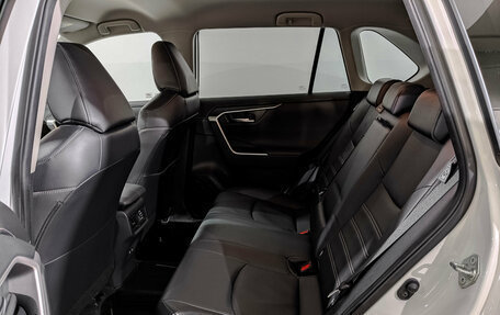Toyota RAV4, 2020 год, 3 290 000 рублей, 18 фотография