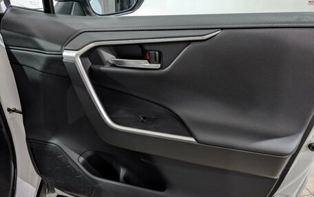 Toyota RAV4, 2020 год, 3 290 000 рублей, 25 фотография