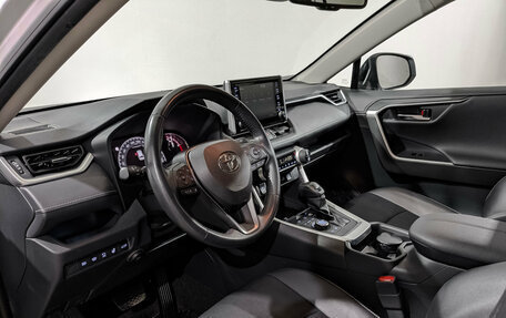 Toyota RAV4, 2020 год, 3 290 000 рублей, 15 фотография