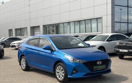 Hyundai Solaris II рестайлинг, 2021 год, 1 325 000 рублей, 2 фотография