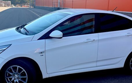Hyundai Solaris II рестайлинг, 2015 год, 900 000 рублей, 5 фотография