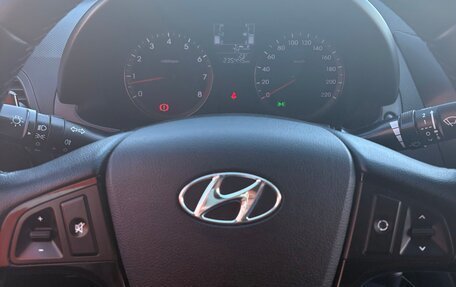 Hyundai Solaris II рестайлинг, 2015 год, 900 000 рублей, 16 фотография