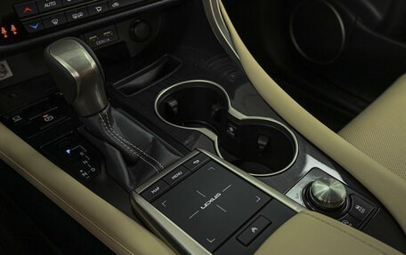 Lexus RX IV рестайлинг, 2021 год, 5 595 000 рублей, 12 фотография