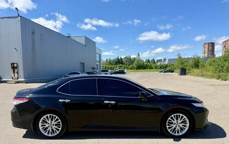 Toyota Camry, 2020 год, 2 850 000 рублей, 2 фотография