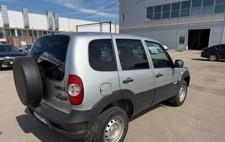 Chevrolet Niva I рестайлинг, 2017 год, 675 000 рублей, 2 фотография