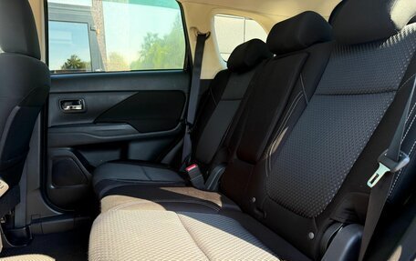 Mitsubishi Outlander III рестайлинг 3, 2021 год, 2 999 000 рублей, 22 фотография