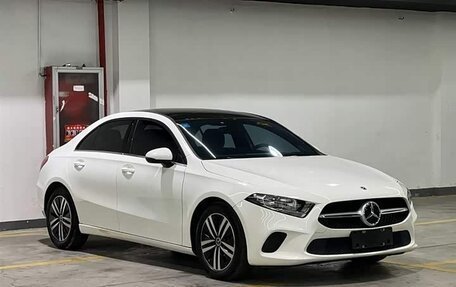 Mercedes-Benz A-Класс, 2022 год, 2 150 000 рублей, 2 фотография