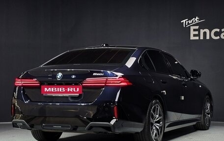 BMW 5 серия, 2024 год, 5 000 000 рублей, 2 фотография