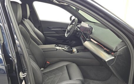 BMW 5 серия, 2024 год, 5 000 000 рублей, 16 фотография