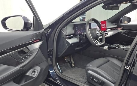 BMW 5 серия, 2024 год, 5 000 000 рублей, 15 фотография