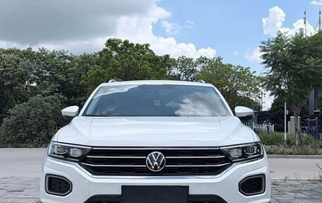 Volkswagen T-Roc I, 2022 год, 1 350 000 рублей, 2 фотография