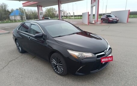 Toyota Camry, 2017 год, 1 890 000 рублей, 6 фотография