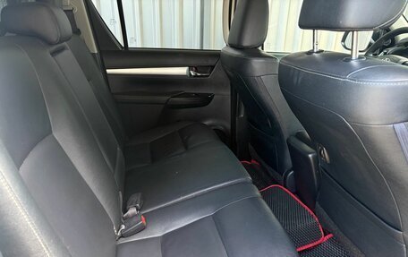 Toyota Hilux VIII, 2016 год, 3 095 900 рублей, 18 фотография