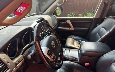 Toyota Land Cruiser 200, 2013 год, 4 900 000 рублей, 6 фотография