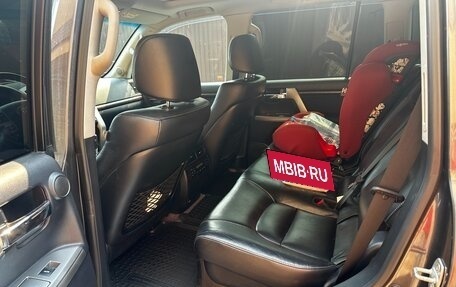Toyota Land Cruiser 200, 2013 год, 4 900 000 рублей, 8 фотография