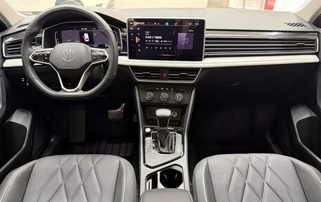 Volkswagen Tiguan II, 2023 год, 2 500 000 рублей, 9 фотография