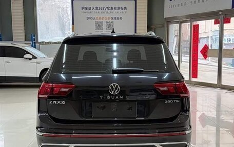 Volkswagen Tiguan II, 2023 год, 2 500 000 рублей, 5 фотография