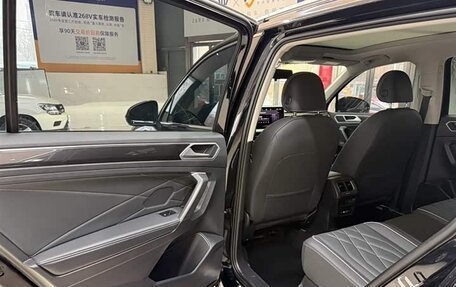Volkswagen Tiguan II, 2023 год, 2 500 000 рублей, 15 фотография