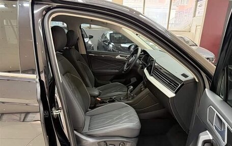 Volkswagen Tiguan II, 2023 год, 2 500 000 рублей, 14 фотография
