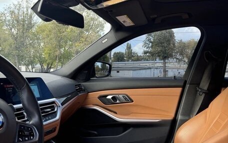 BMW 3 серия, 2021 год, 2 990 000 рублей, 7 фотография