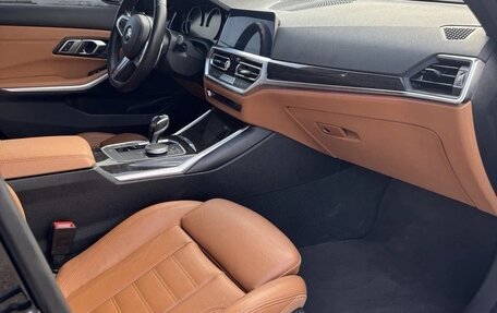 BMW 3 серия, 2021 год, 2 990 000 рублей, 9 фотография