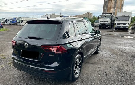 Volkswagen Tiguan II, 2018 год, 1 950 000 рублей, 4 фотография