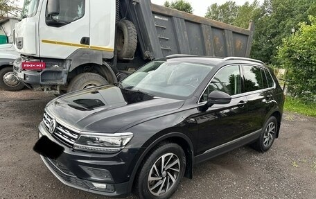 Volkswagen Tiguan II, 2018 год, 1 950 000 рублей, 3 фотография