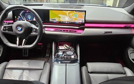 BMW 5 серия, 2024 год, 6 450 000 рублей, 10 фотография