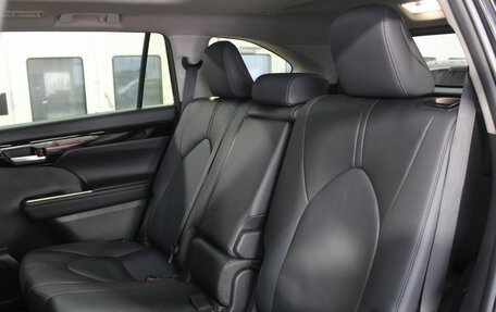 Toyota Highlander, 2023 год, 5 000 000 рублей, 3 фотография
