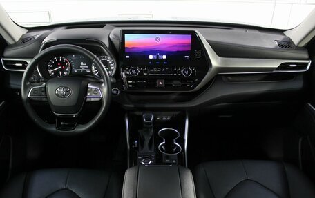 Toyota Highlander, 2023 год, 5 000 000 рублей, 2 фотография