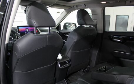Toyota Highlander, 2023 год, 5 000 000 рублей, 24 фотография