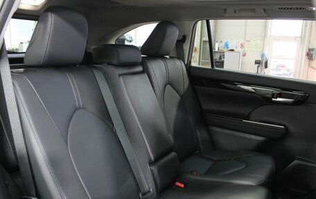 Toyota Highlander, 2023 год, 5 000 000 рублей, 30 фотография