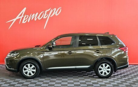 Mitsubishi Outlander III рестайлинг 3, 2019 год, 1 980 000 рублей, 2 фотография