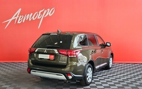 Mitsubishi Outlander III рестайлинг 3, 2019 год, 1 980 000 рублей, 5 фотография